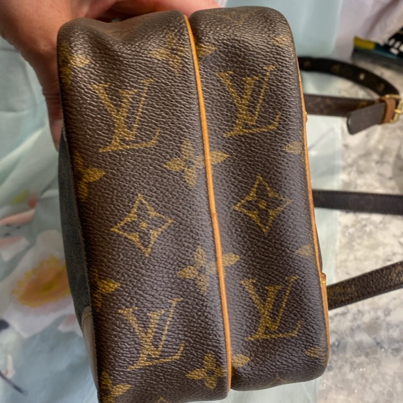Louis Vuitton Amazone Monogram Crossbody Bag TH0928 - Picture 5 of 13